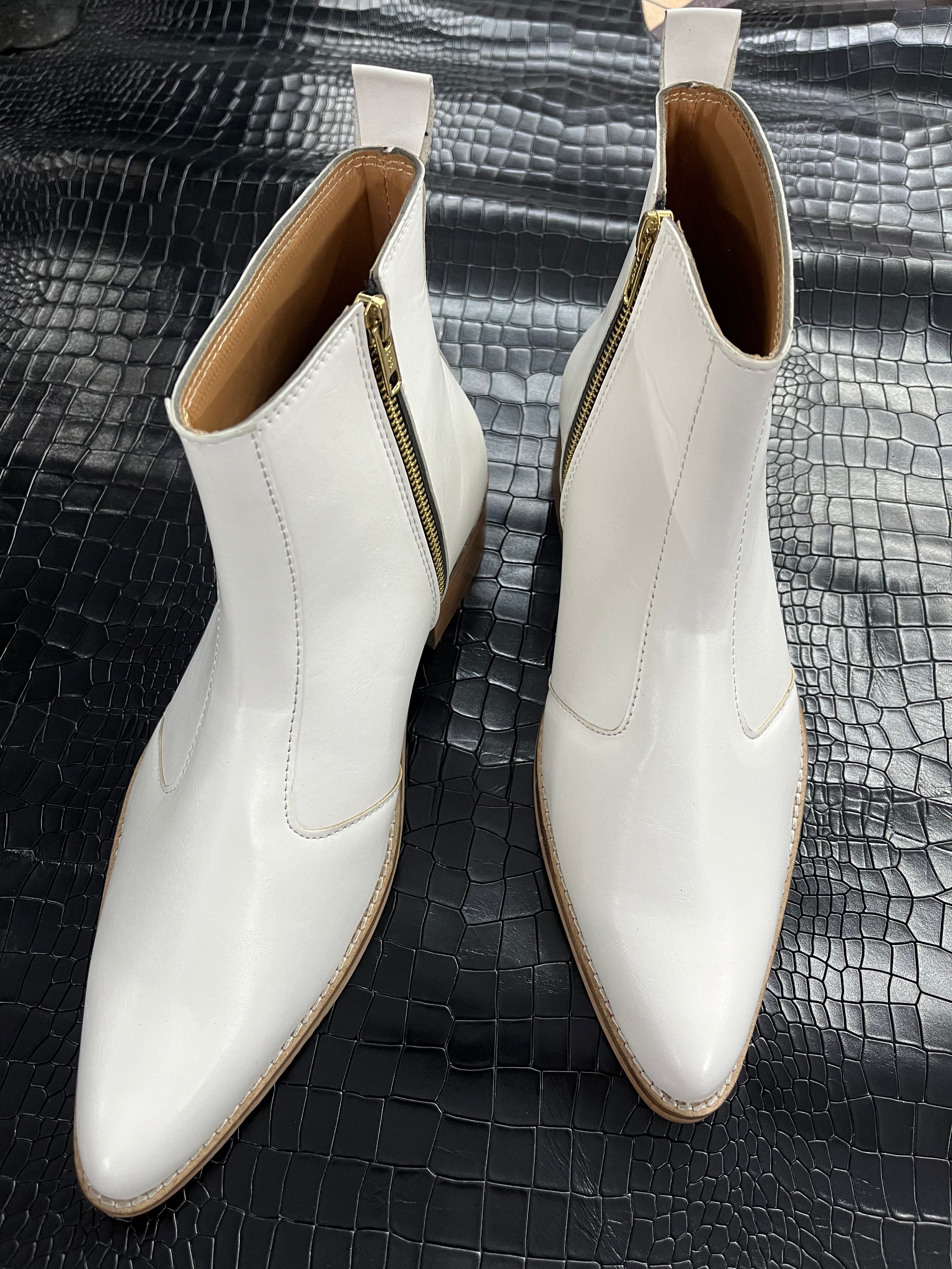 Pointed Toe Leather Boots - White