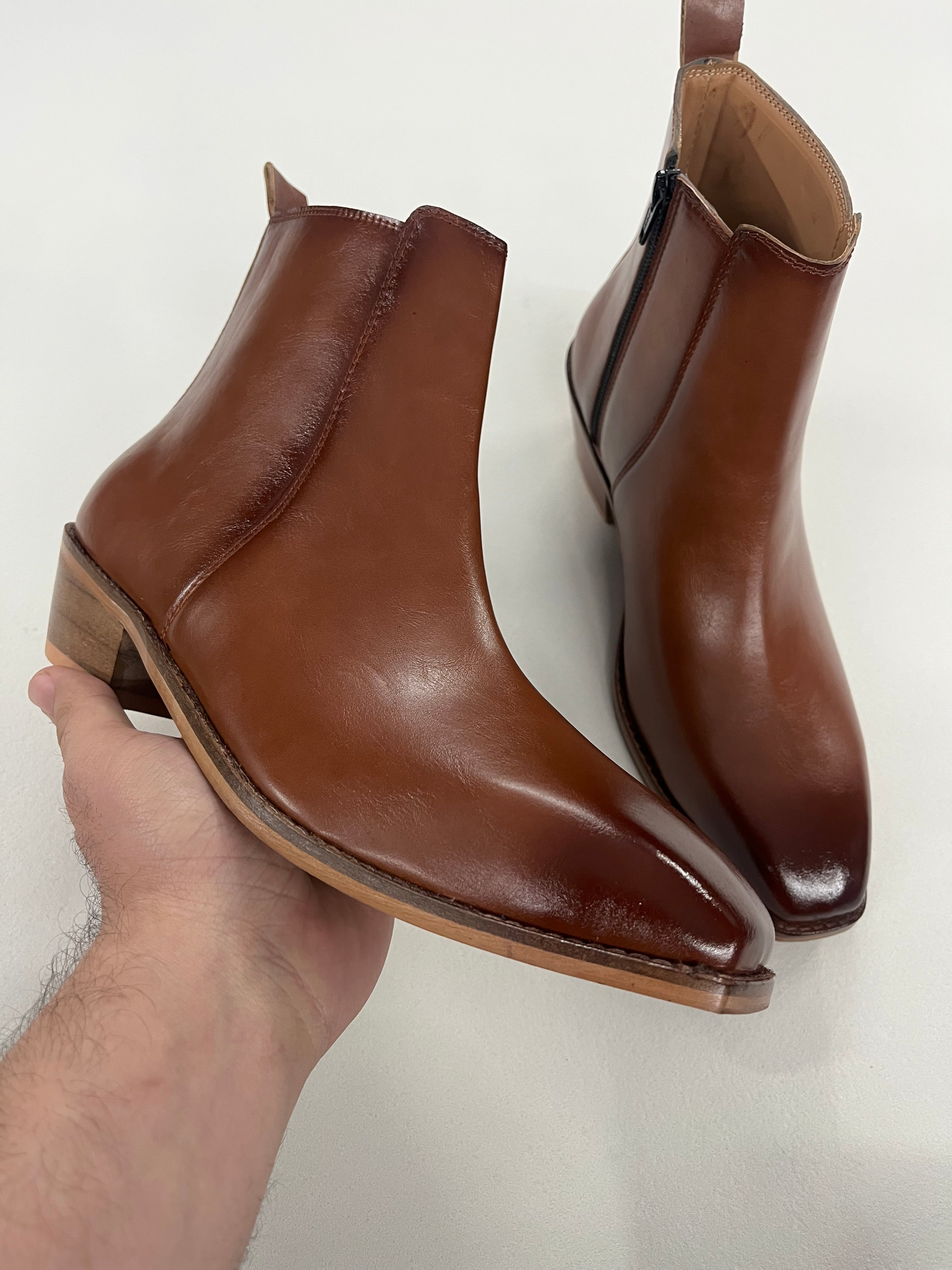 Classic Italian Cut Leather Boots - Tan